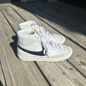 Nike Blazer Mid ‘77